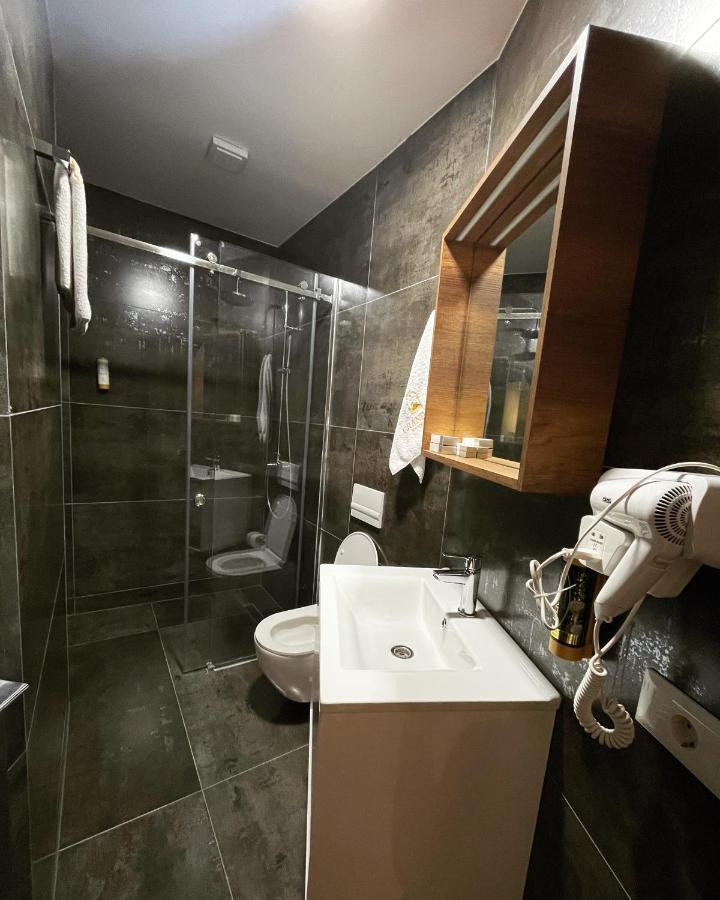 Kukes Grand Jnk Boutique Hotel מראה חיצוני תמונה